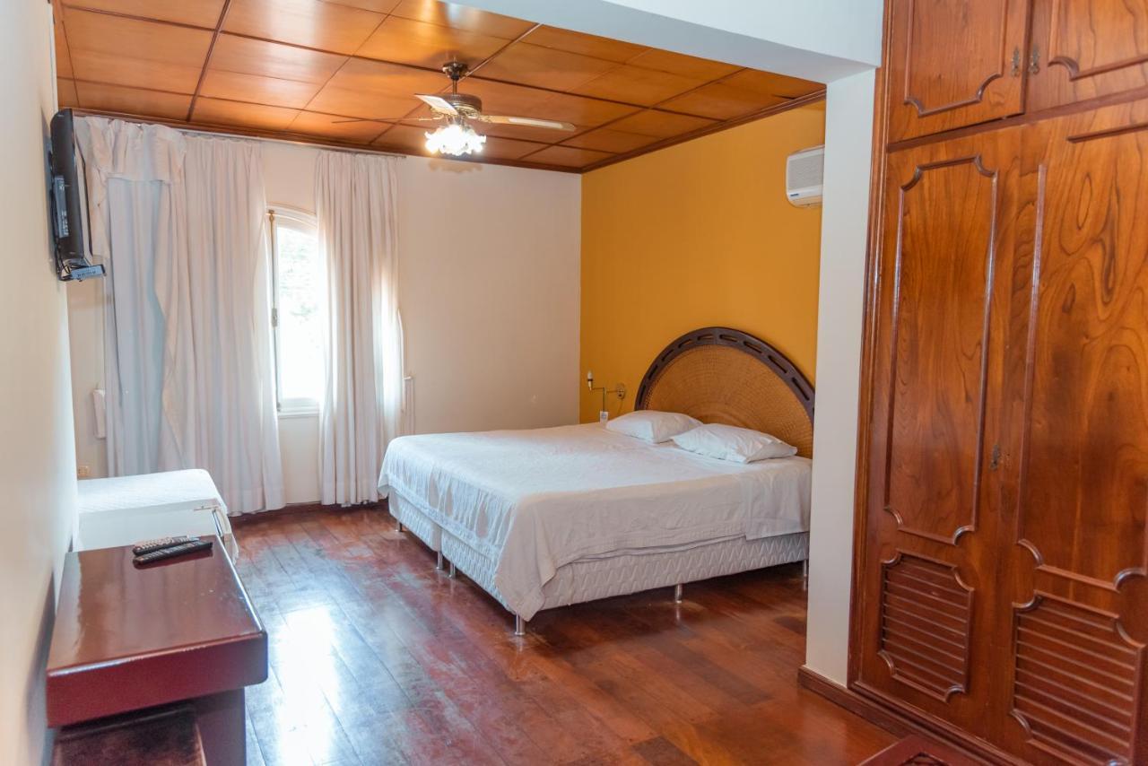 Casa Blanca Hotel Ciudad del Este Bagian luar foto