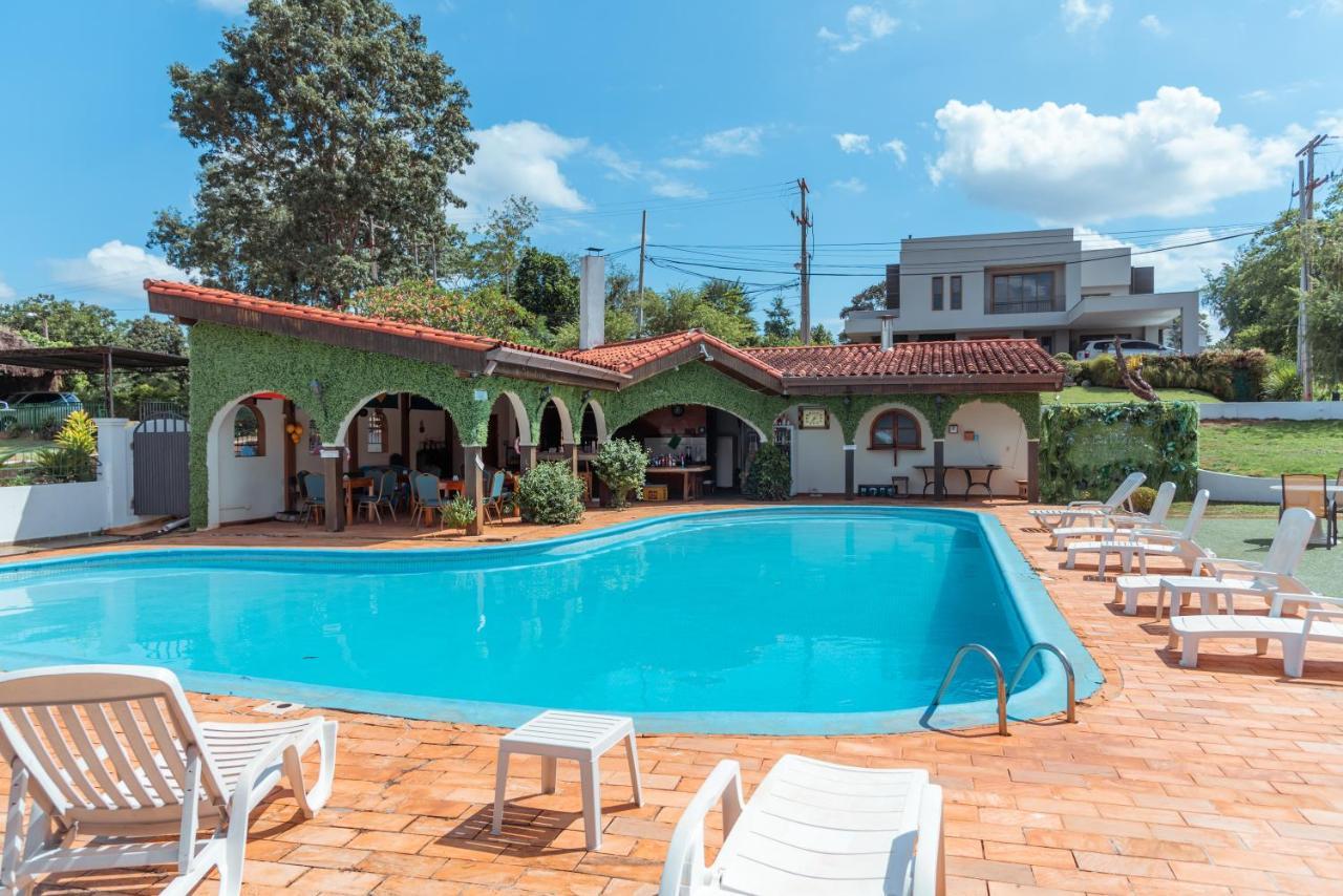 Casa Blanca Hotel Ciudad del Este Bagian luar foto