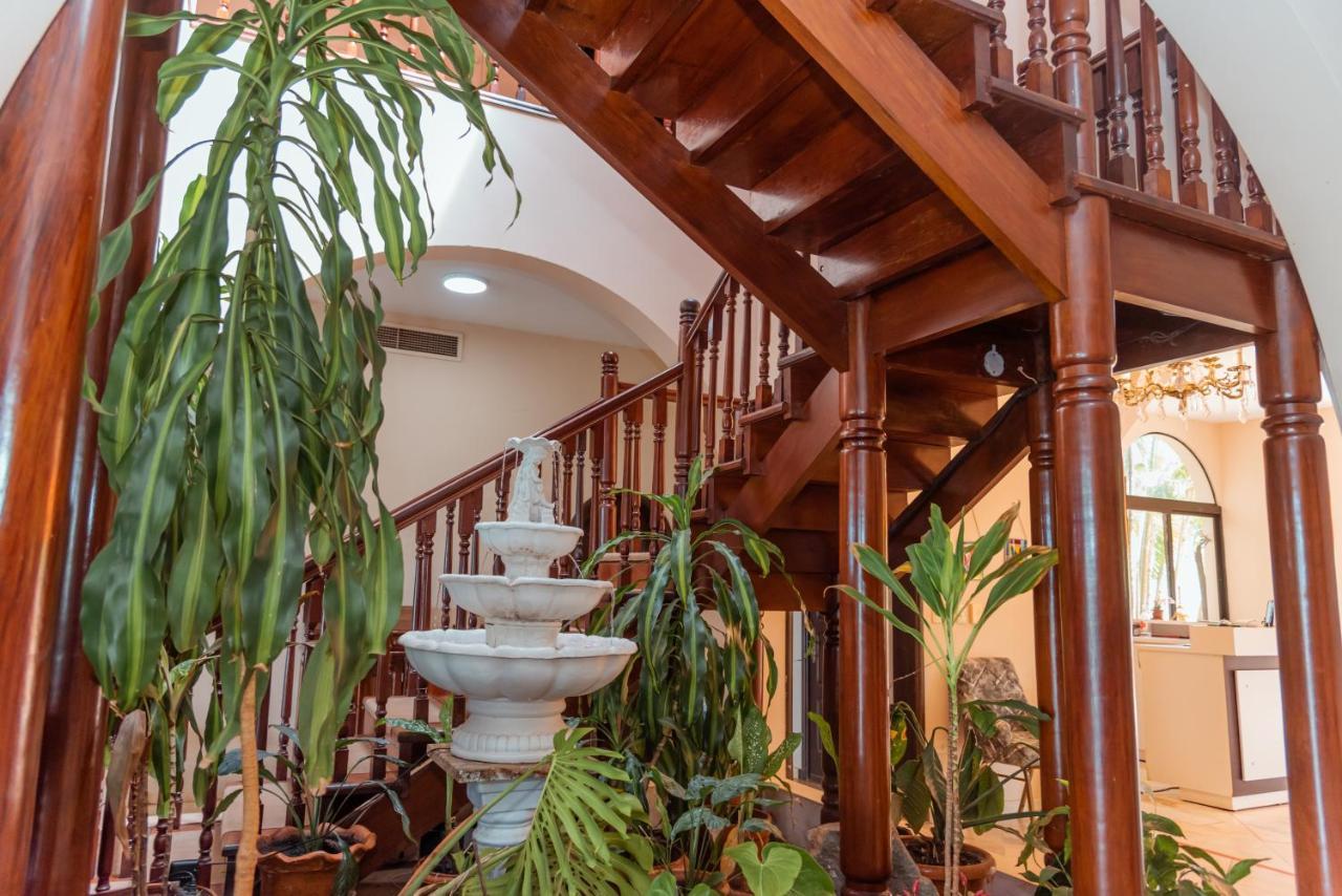 Casa Blanca Hotel Ciudad del Este Bagian luar foto