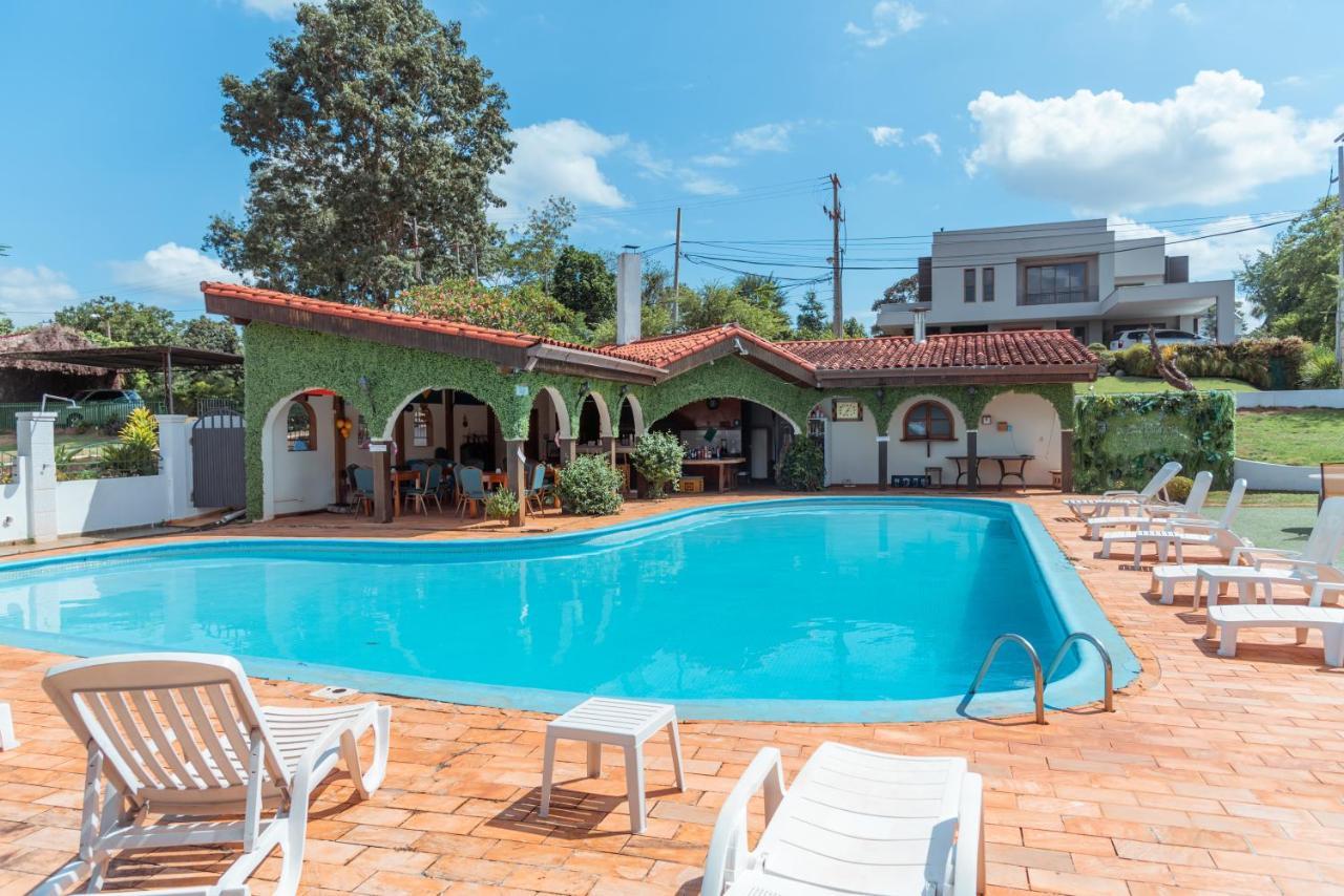 Casa Blanca Hotel Ciudad del Este Bagian luar foto