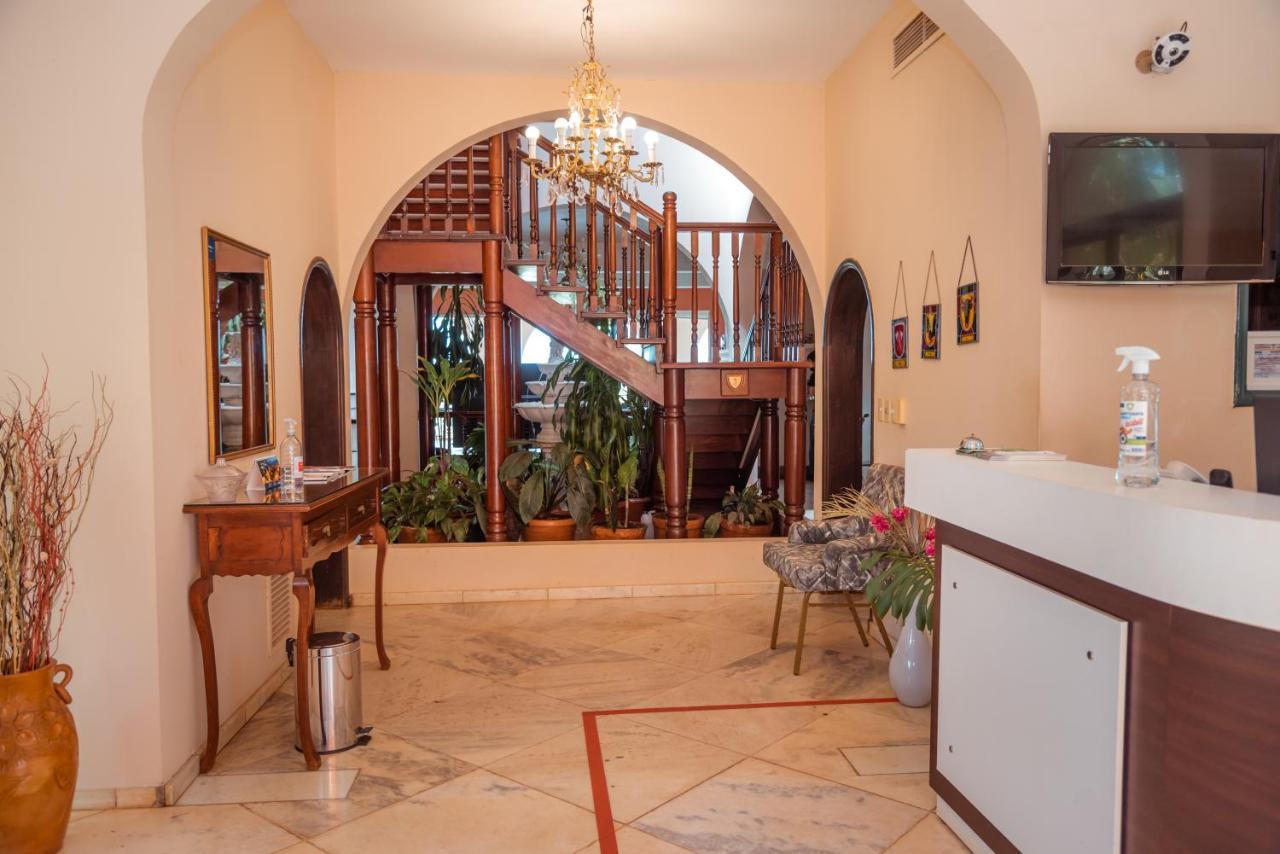 Casa Blanca Hotel Ciudad del Este Bagian luar foto
