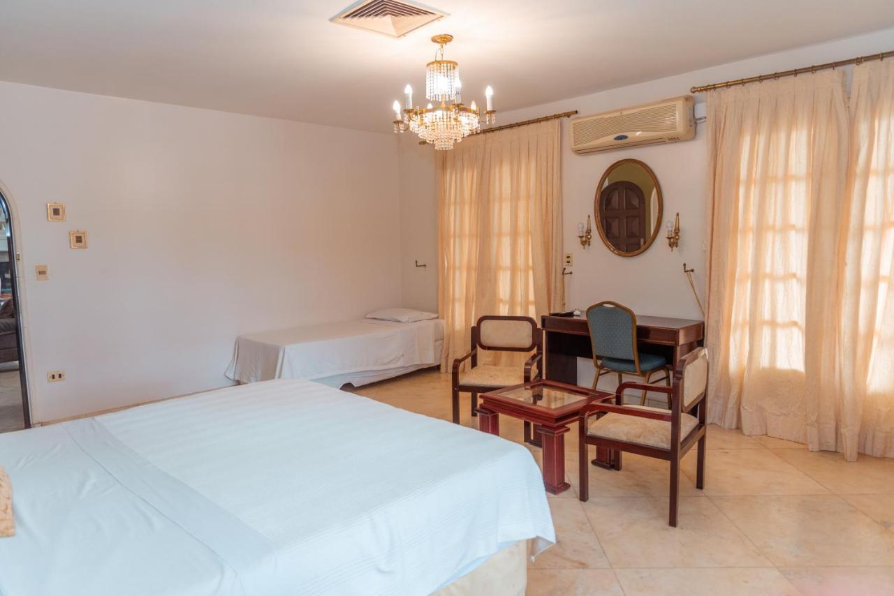 Casa Blanca Hotel Ciudad del Este Bagian luar foto