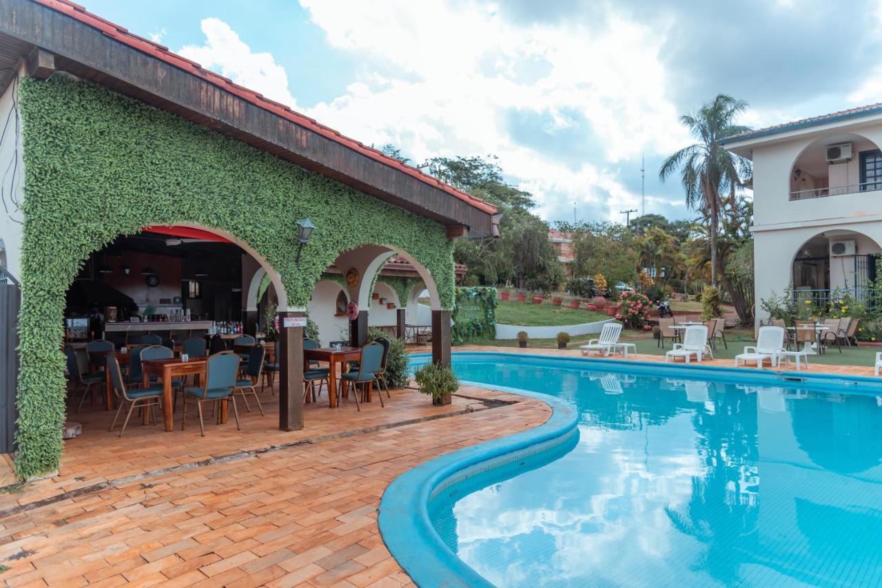 Casa Blanca Hotel Ciudad del Este Bagian luar foto